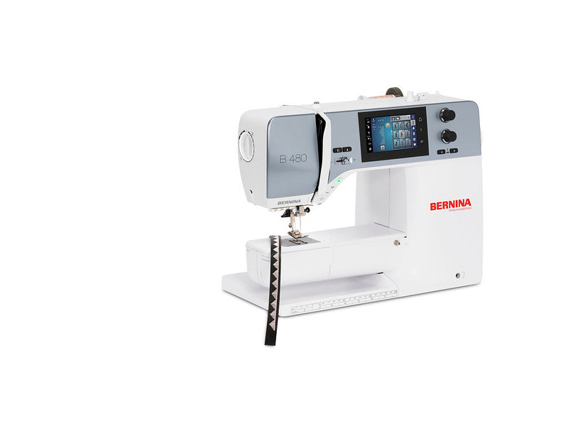 Pre-owned Bernina S-480 Excellent condition and low stitch count
