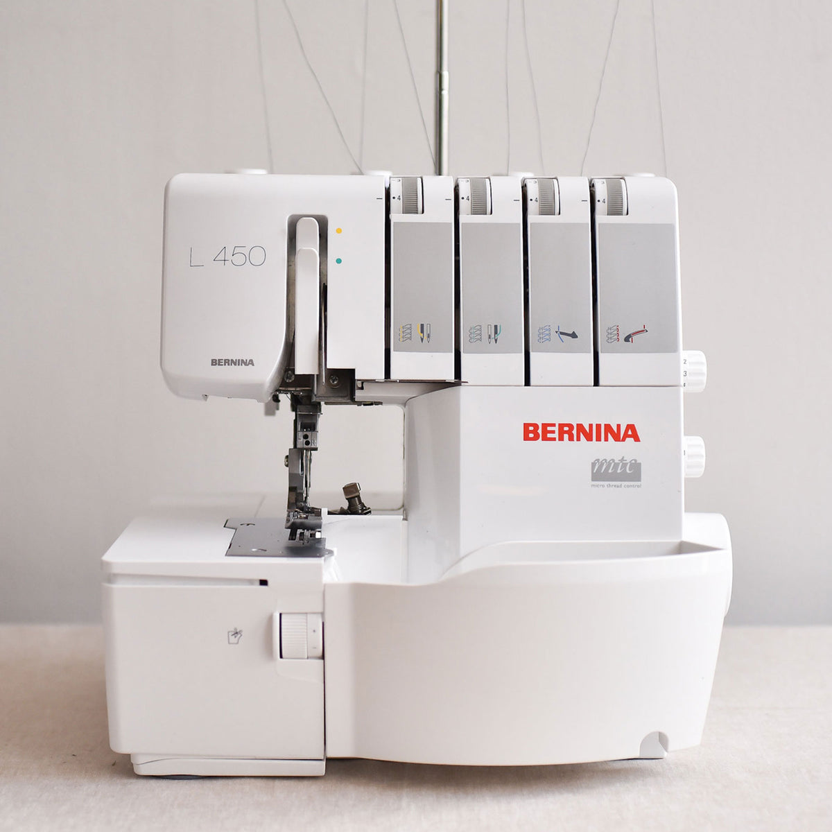 BERNINA L 450 Overlocker