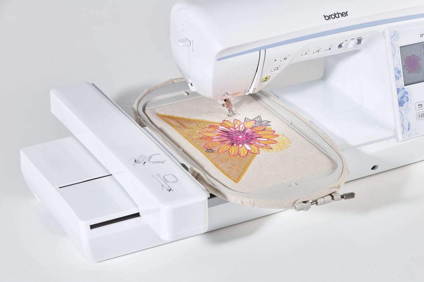 Brother NV2700 sewing & embroidery machine - Special offer