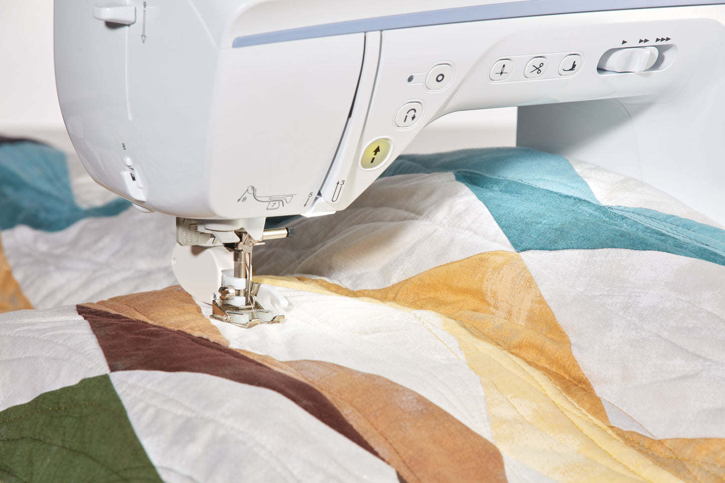 Brother NV2700 sewing & embroidery machine - Special offer