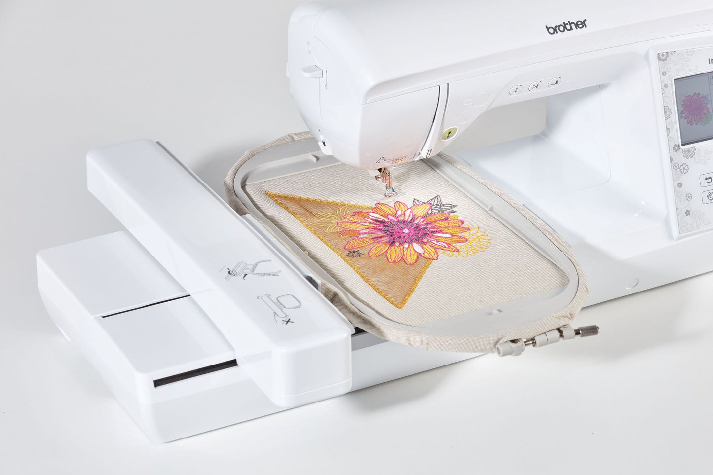 Brother Innovis NV880E - Special Offer - Save 15% (£240.00)