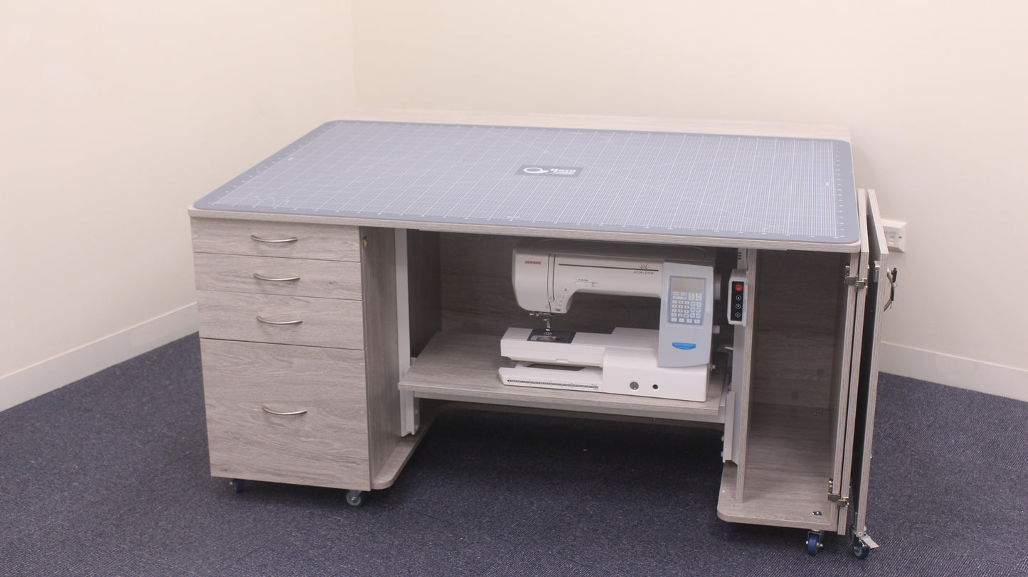 Horn Tasman - with electric lift