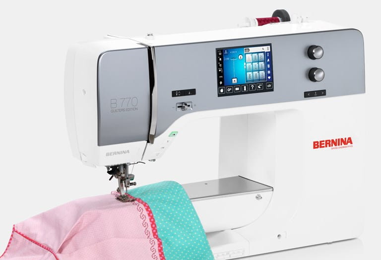 Pre-owned Bernina 770 QE and Embroidery unit (Excellent condition 8/10)