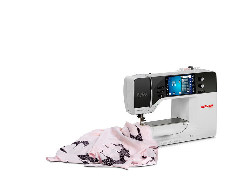 Pre-owned BERNINA 790e PLUS with embroidery unit