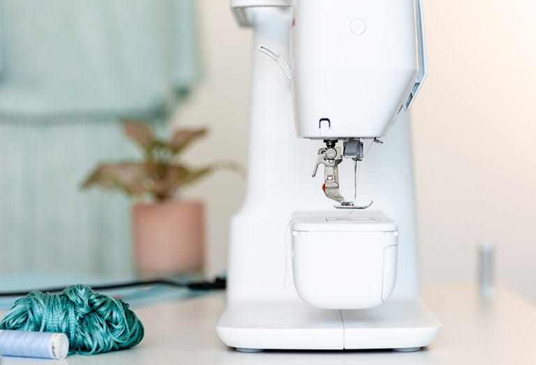 Bernina 325 - NEW Model, just launched!!