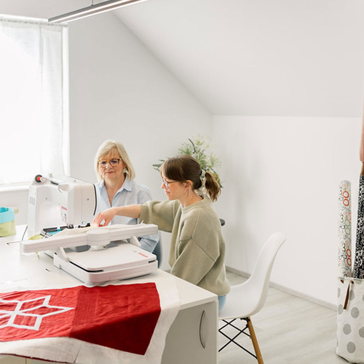 BERNINA 790 ULTRA Sewing, Quilting & Embroidery Machine
